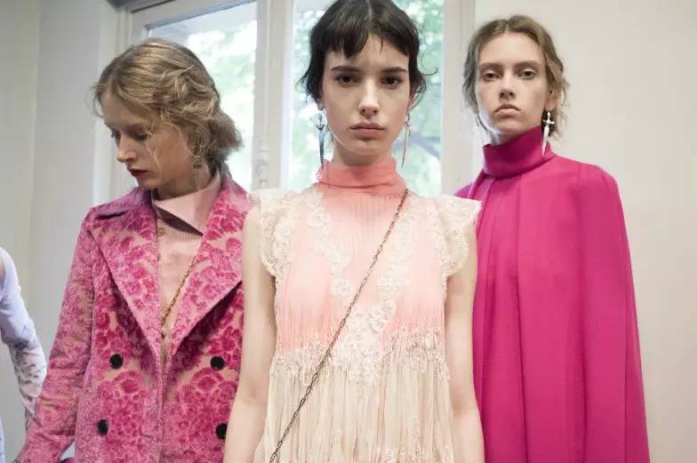 全世界都说美美美的口红包，其实没必要买咯