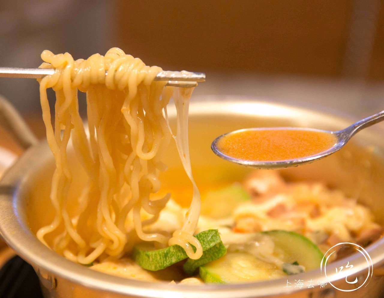 人均不到60！魔都火了4年的部队锅和韩国30年人气猪蹄，终于合体了！全场78折！