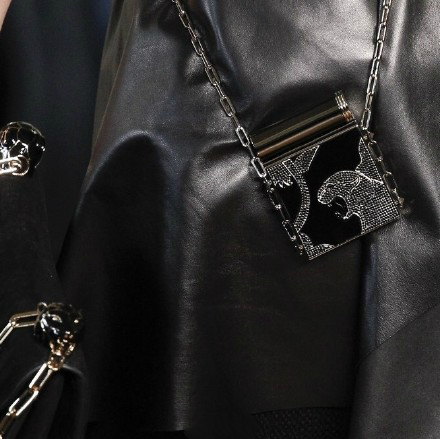 全世界都说美美美的口红包，其实没必要买咯