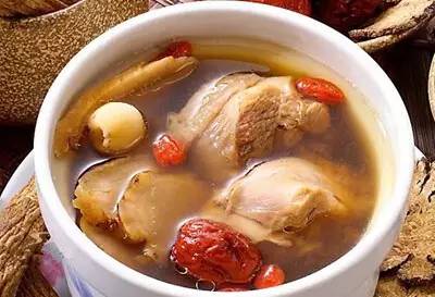 天气渐冷秋冬季如何养生需注意,天气冷保暖养生