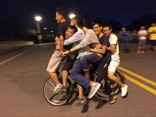 影像纪|夜色中的七个川大故事