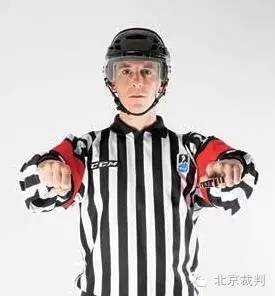 手势裁判,冰球比赛进球裁判手势