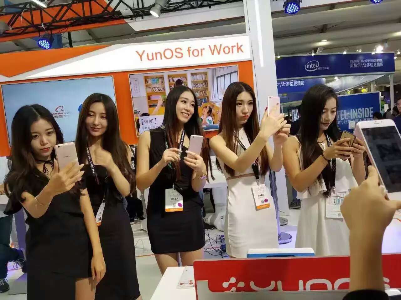 学生用的朵唯手机,网红手机朵唯