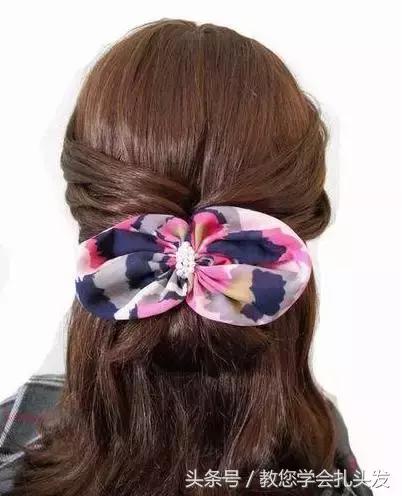 大蝴蝶结头饰发型小清新,蝴蝶结头饰搭配什么发型好看短发