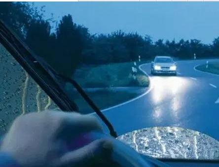 雨天高速开车注意事项,雨天开车注意事项及技巧图片欣赏