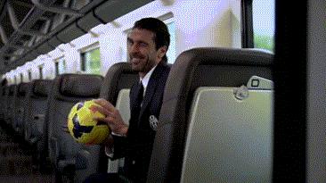 秋已凉，来冬荒，他的传奇还在继续低唱浅酌着...