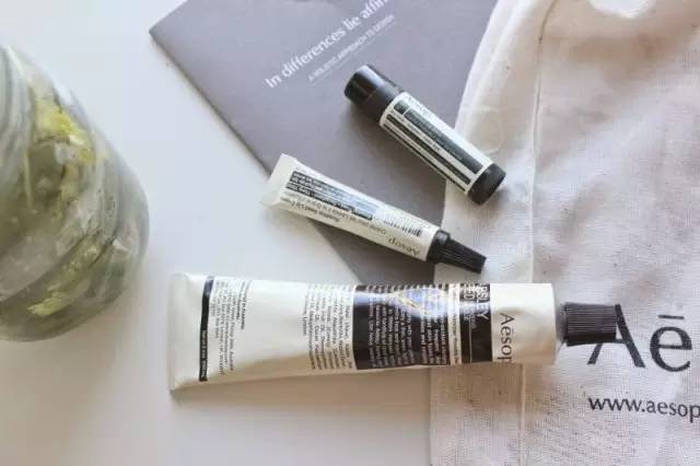 唇膏不掉色不沾杯推荐,唇膏不变色好物推荐