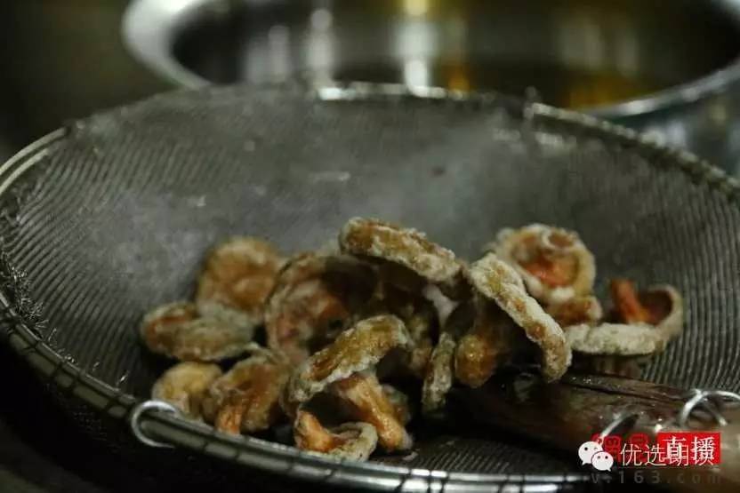 舌尖上的云南第二期：毛主席都夸赞的汽锅鸡是这样做出来的