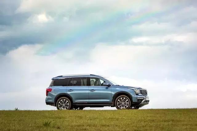 买不起汉兰达就看它颜值不输途昂,果断放弃汉兰达