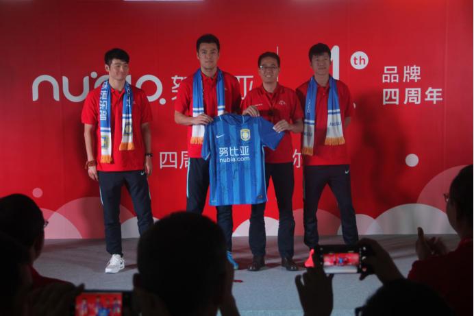 c罗生日礼物送兄弟,c罗39岁生日礼物