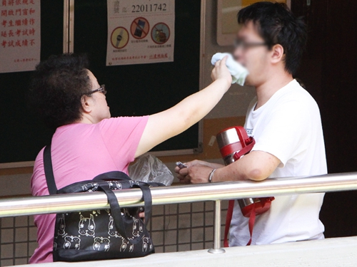 捞干货|渣男第一名:妈妈fan!我们把他抓出来你记得远离他