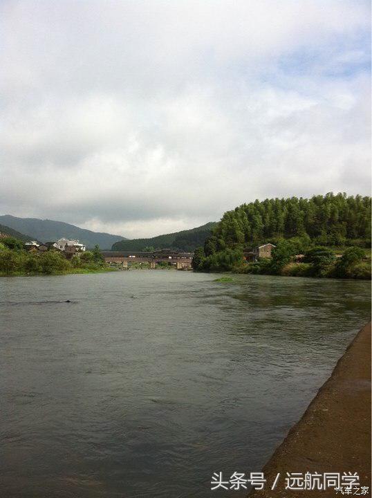 90后大学毕业生艰苦创业,喜提蒙迪欧1.5T时尚型