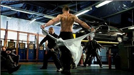 她们相差23岁,他们相差16岁