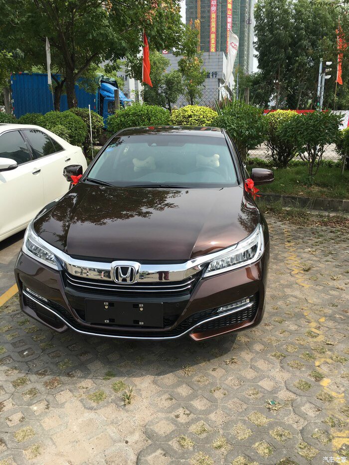 本田雅阁2.0精英版提车,雅阁琥珀金