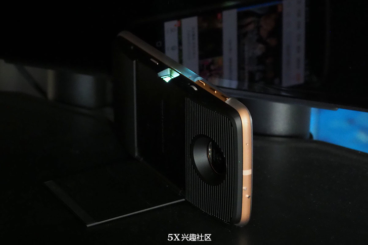 motoz投影模块如何使用,联想笔记本motoz怎么样