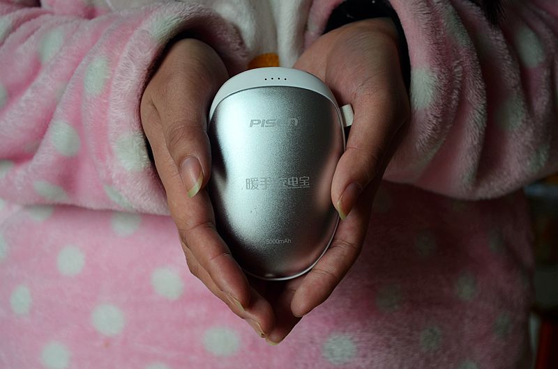 品胜自带线充电宝哪一款好,送给女神们最好的礼品