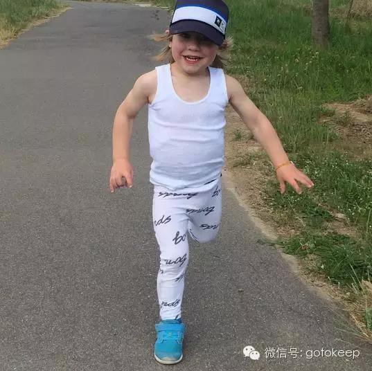 八块腹肌的小怪兽,腹肌小怪兽