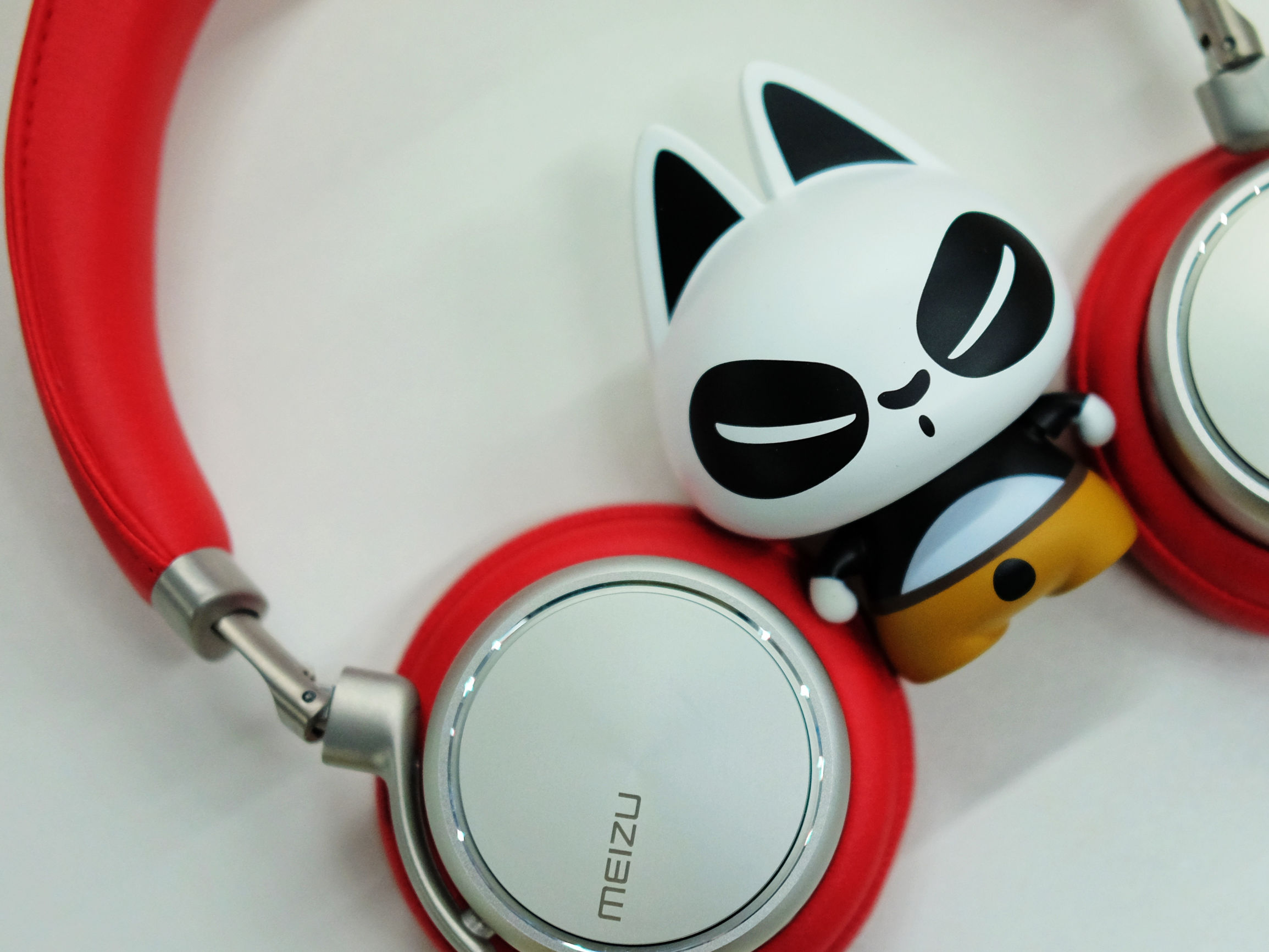 一款戴出门很拉风的头戴耳机！魅族HD50红色版上手体验！