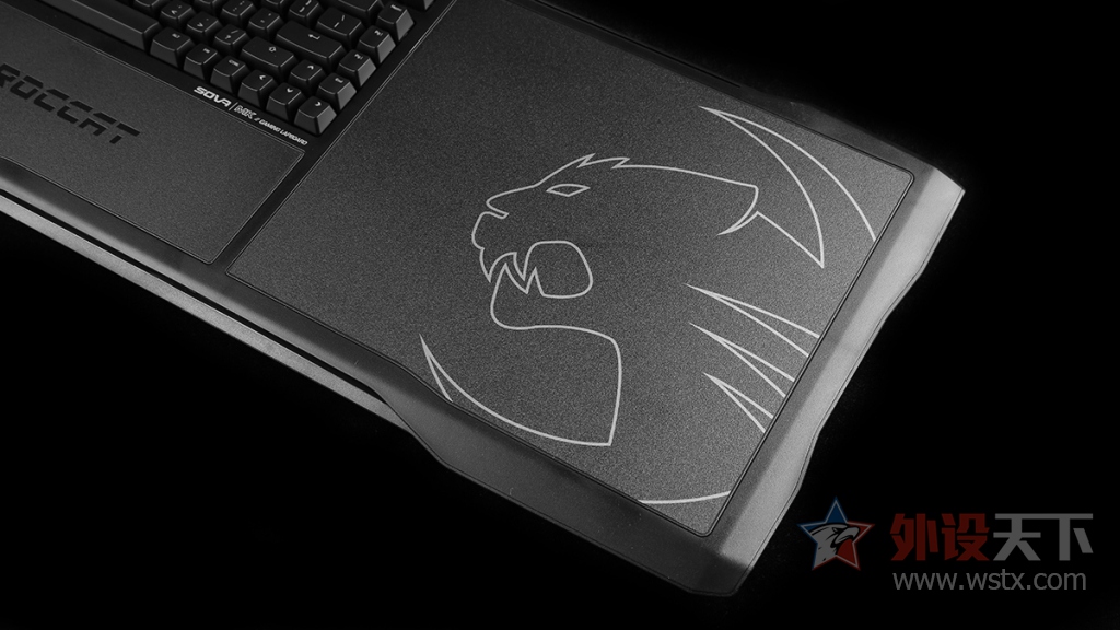 官方评测冰豹ROCCATSOVA游戏膝板图赏简评:腿上游戏