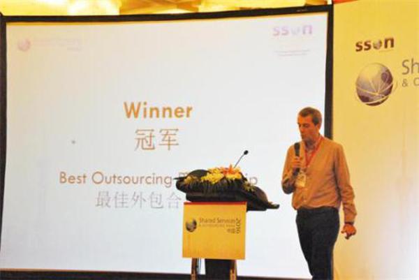 浣╃惇璺熶粬鐨勪紮浼翠滑,浣╁姣旇禌鍐犲啗