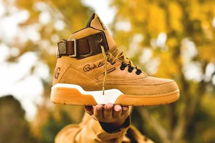 还在穿小白鞋吗,还在穿冬天的鞋子