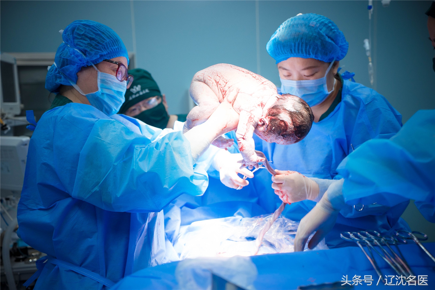 姐妹花走上江湖,姐妹花流落上海