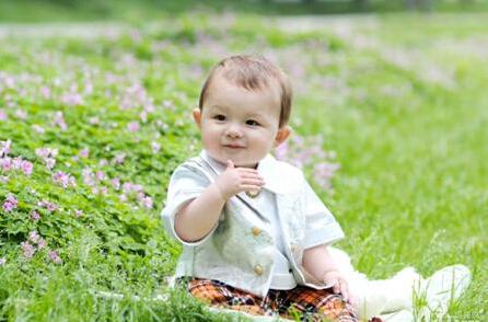 新手妈妈怎么选奶粉牌子,飞鹤奶粉妈妈的选择