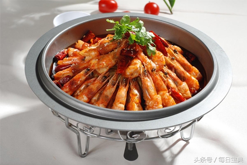 舌尖上的龙虾,品尝正宗龙虾美食的感受