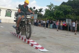 为什么骑摩托车被扣分,骑摩托车被抓要不要扣分