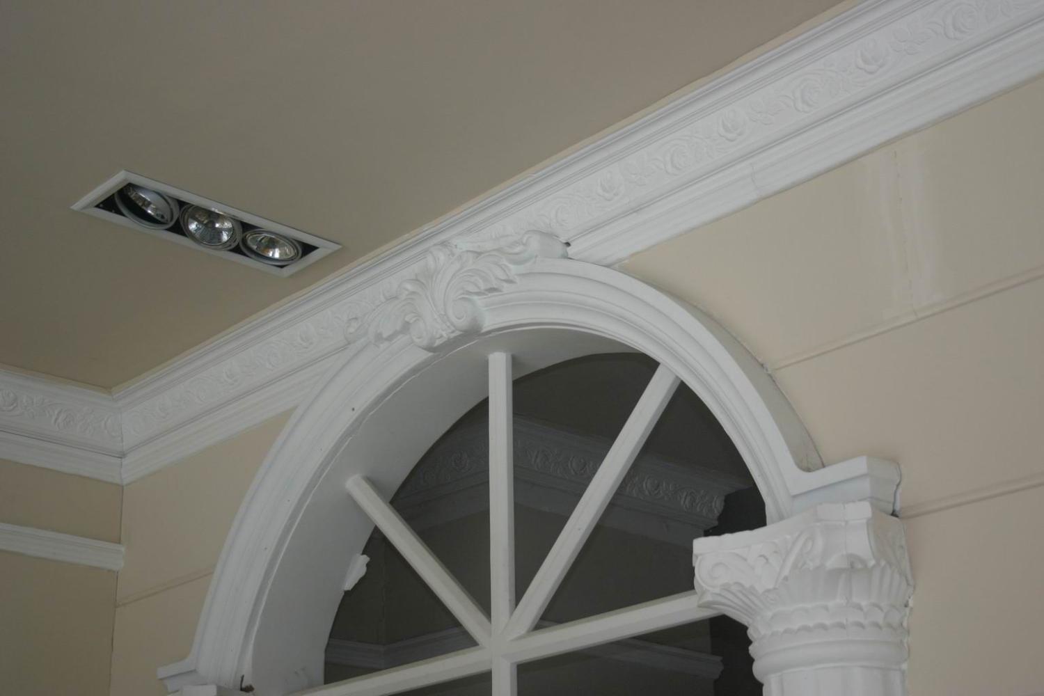 天花板用石膏线好还是吊顶好,最省钱最简单的吊顶石膏线