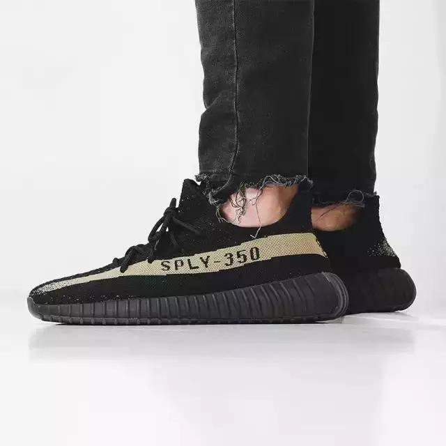 yeezy350v2黑红普通版,yeezy350v2黑红