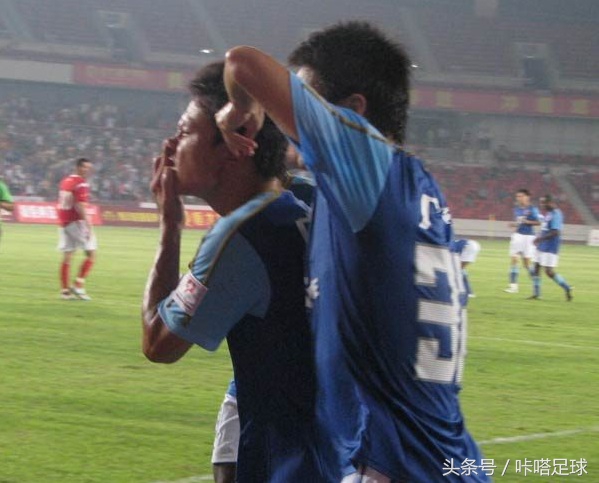 足球史上最争议进球,足坛十大进球庆祝动作