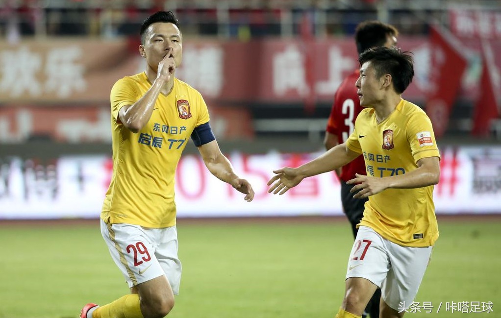 足球史上最争议进球,足坛十大进球庆祝动作