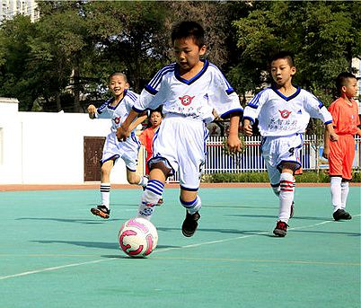 西固区“鸿元凹凸教育杯”中华小甲A足球联赛顺利闭幕