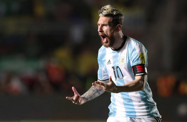 还敢黑球王?专注打脸三十年,梅西球场复仇记