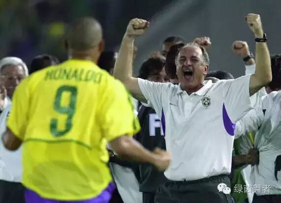 路易斯菲利佩斯科拉里年轻,大菲尔和卡佩罗谁厉害