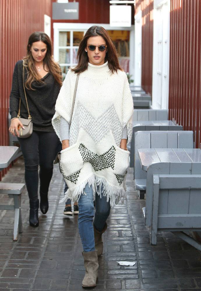 这条礼仪小姐的“迎宾带”，竟然被日日、袁姗姗……抢披上身！