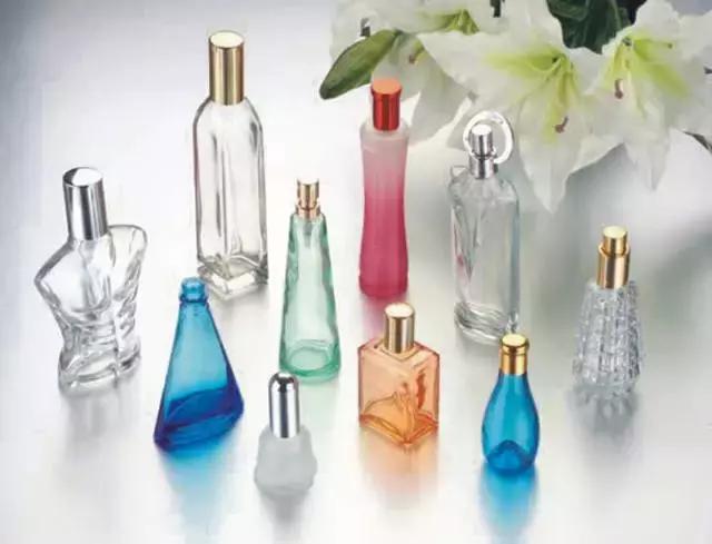 生活小常识卫生间的墙壁怎么清洁,生活小窍门卫生间装修