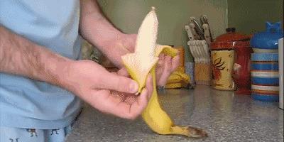 你知道如何剥香蕉吗,剥香蕉从哪边剥