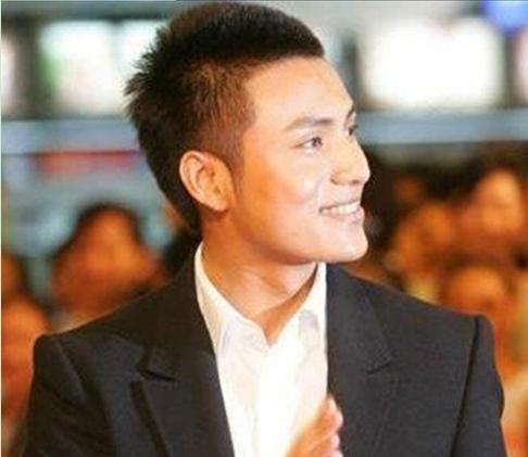 男生怎么注意自己的外貌,很注重自己外表的男人