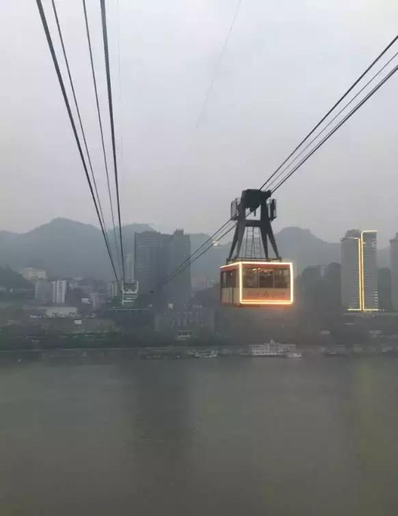 山城辣妹子有什么好吃的,走过山城