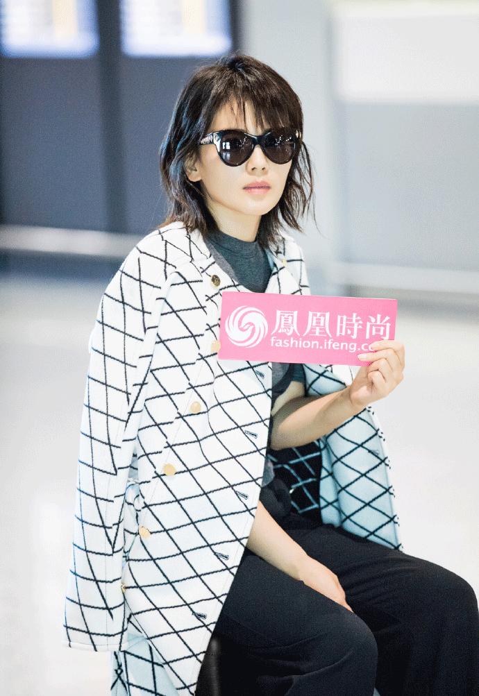 这条礼仪小姐的“迎宾带”,竟然被日日、袁姗姗……抢披上身!