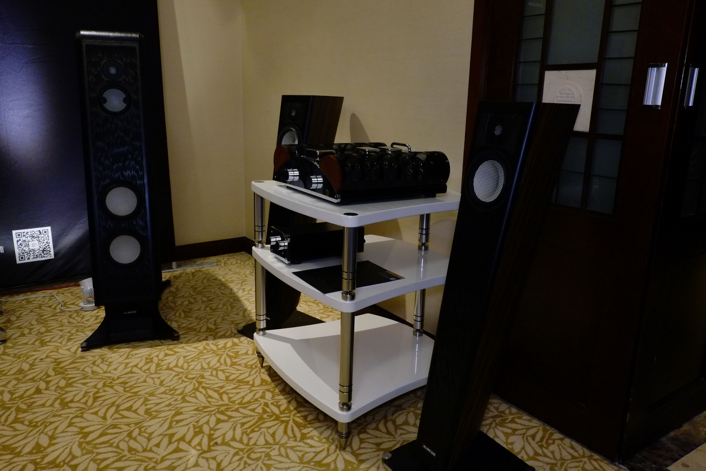 世界顶级音响博览会,世界顶级汽车音响展