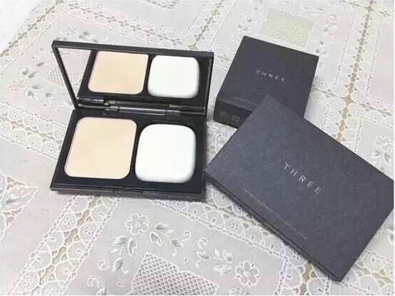 古驰哑光透亮柔滑定妆粉饼,欧珀莱柔滑丝缎粉饼102