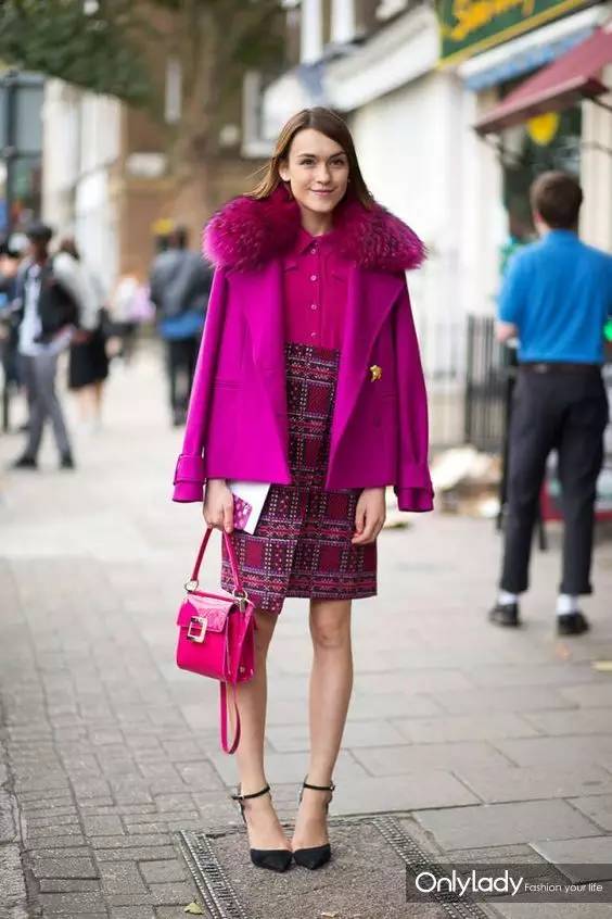 2020年流行色太蓝了附配色表,时尚配色什么颜色好看