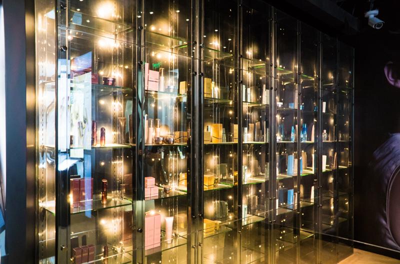 美妆达人悦小舞：带你体验雅姿活肤肌底液