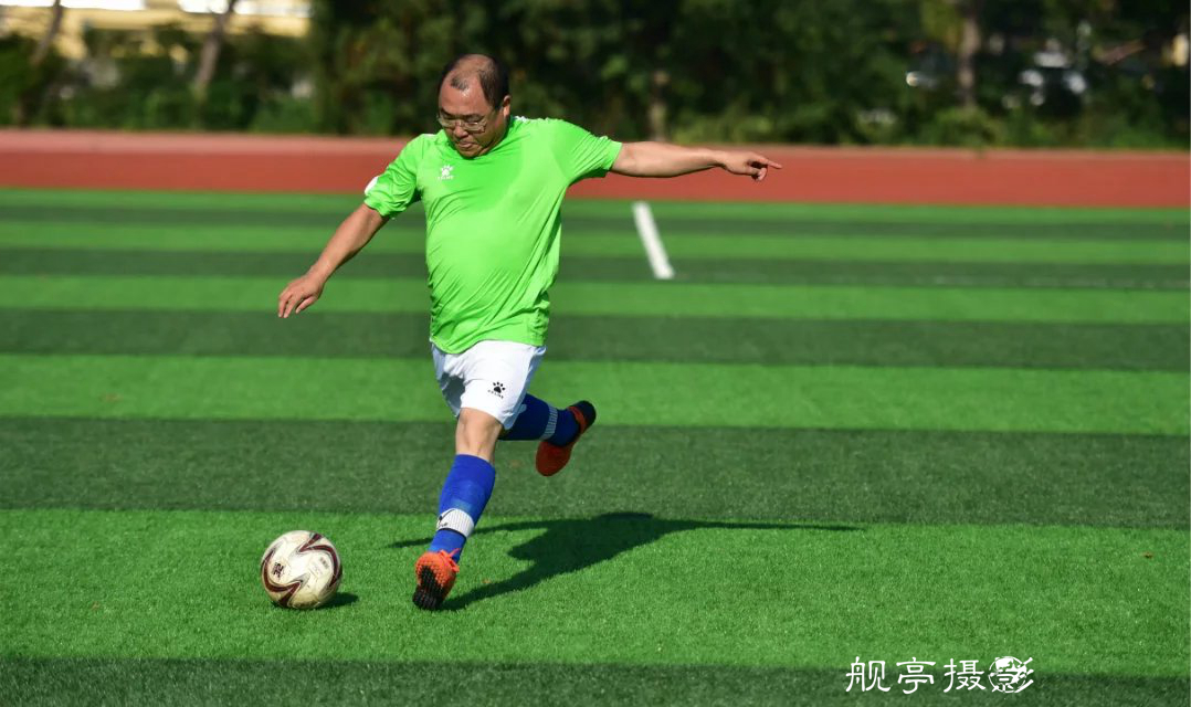 业余足球比赛,业余足球队怎么参加职业比赛