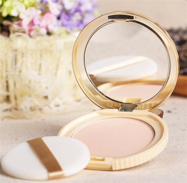 古驰柔滑透亮粉饼050,无印良品保湿柔滑粉饼