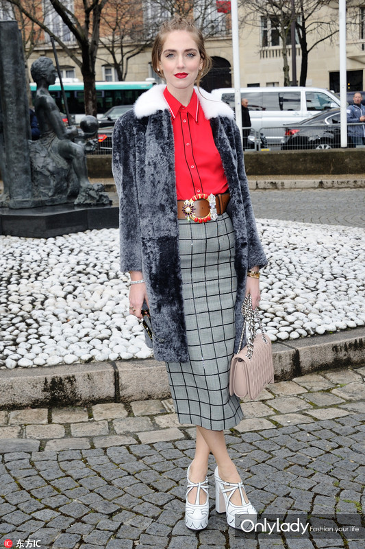 2020年流行色太蓝了附配色表,时尚配色什么颜色好看