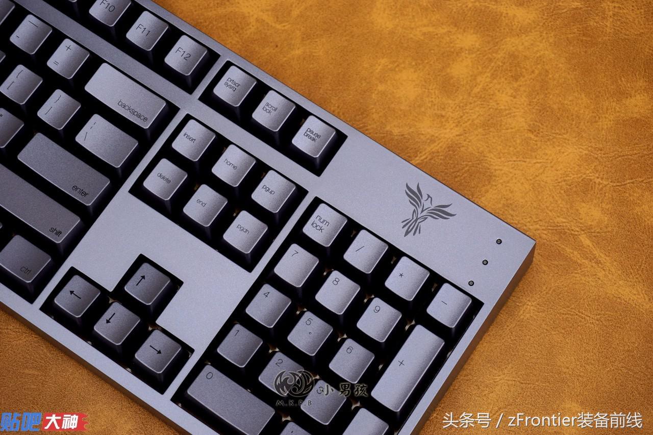 硬糖机械键盘classic评测,雷迦机械键盘评测